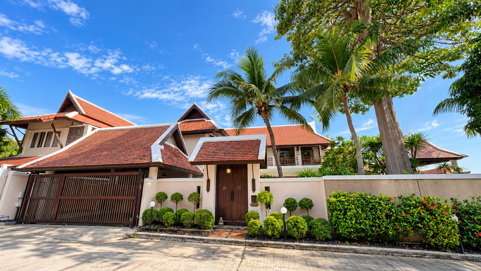 5 Bedroom Thai Bali Pool Villa for Sale in Jomtien