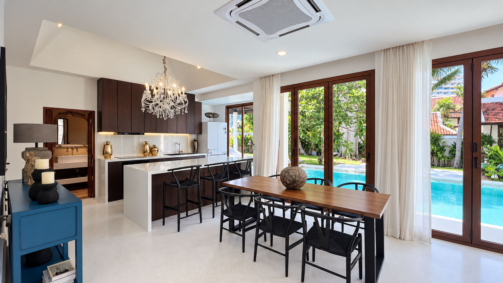 5 Bedroom Renovated Thai-Bali Pool Villa for Sale in Jomtien