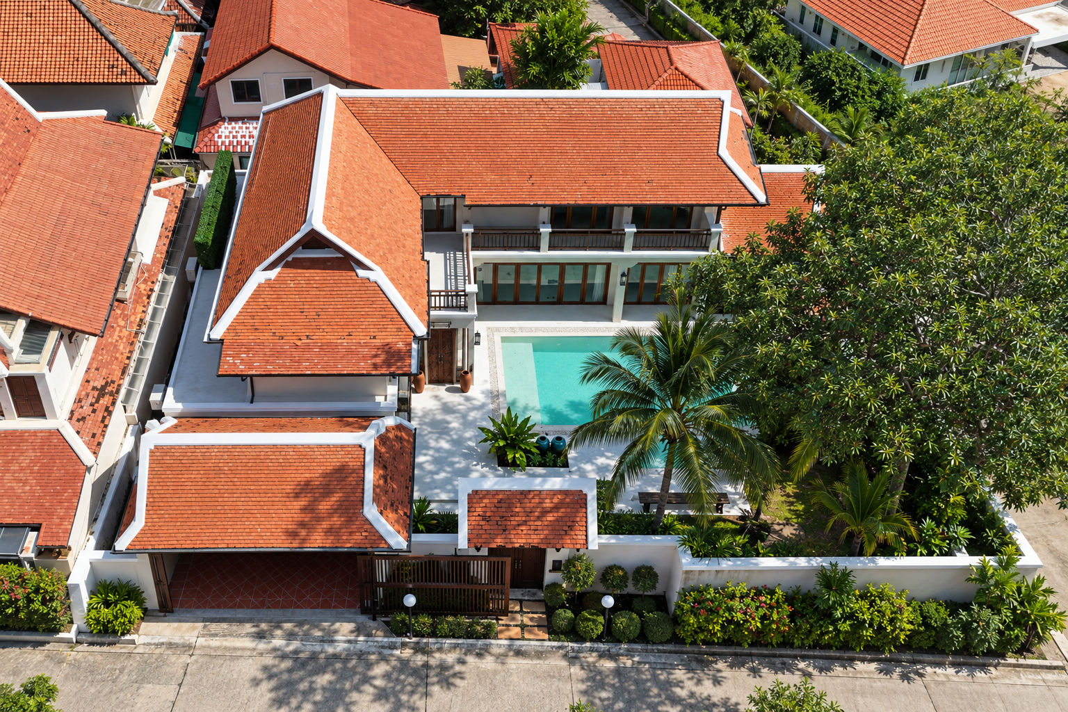 5 Bedroom Renovated Thai-Bali Pool Villa for Sale in Jomtien