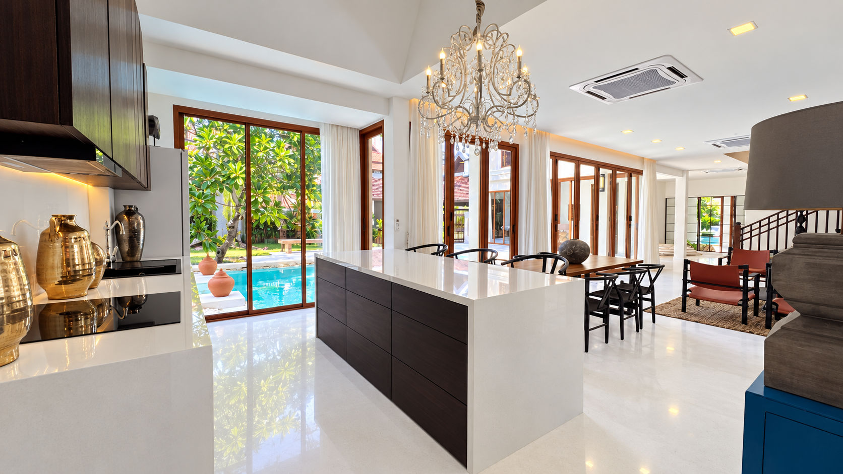 5 Bedroom Renovated Thai-Bali Pool Villa for Sale in Jomtien