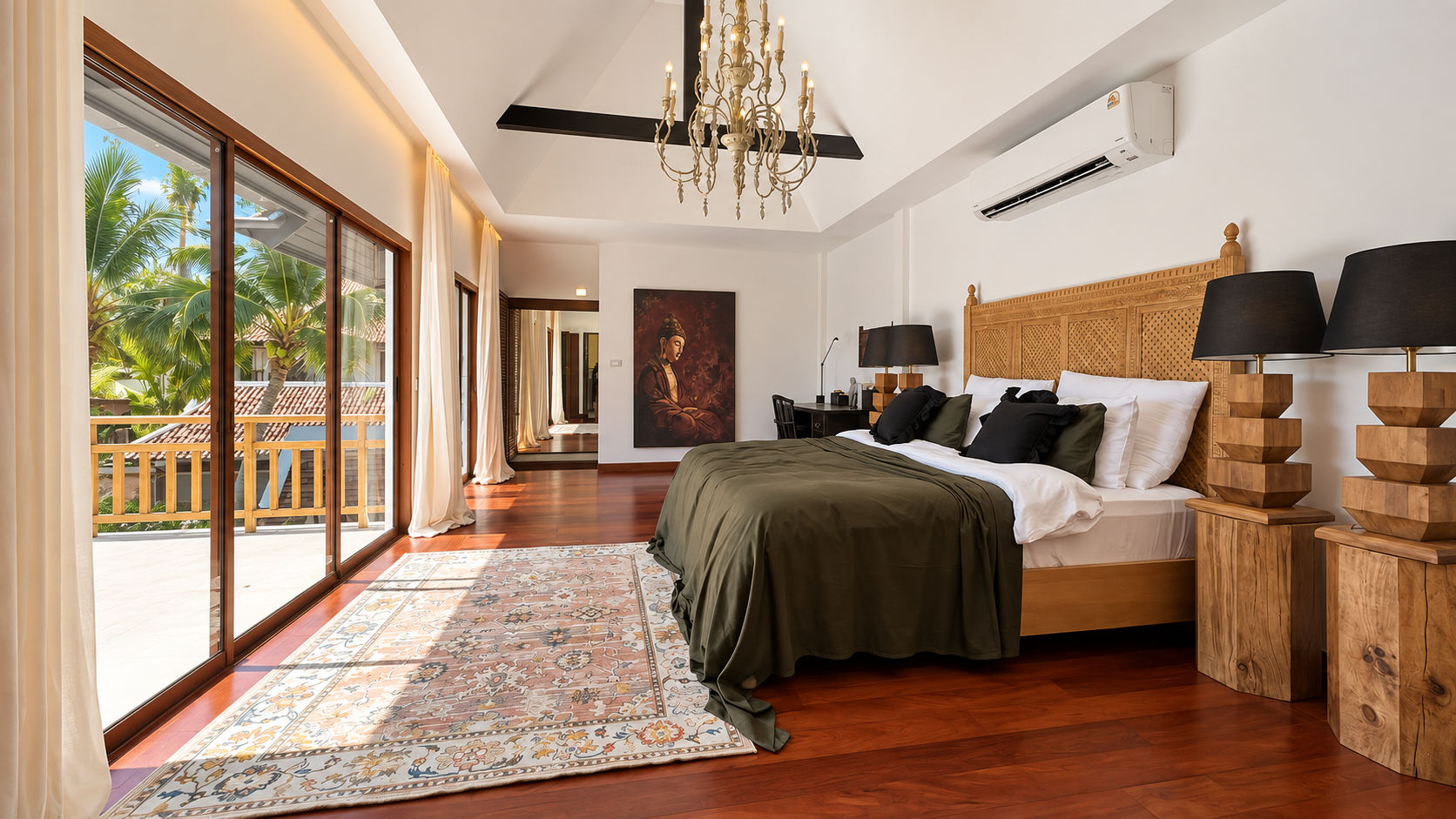 Thai Bali villa Pattaya master bedroom