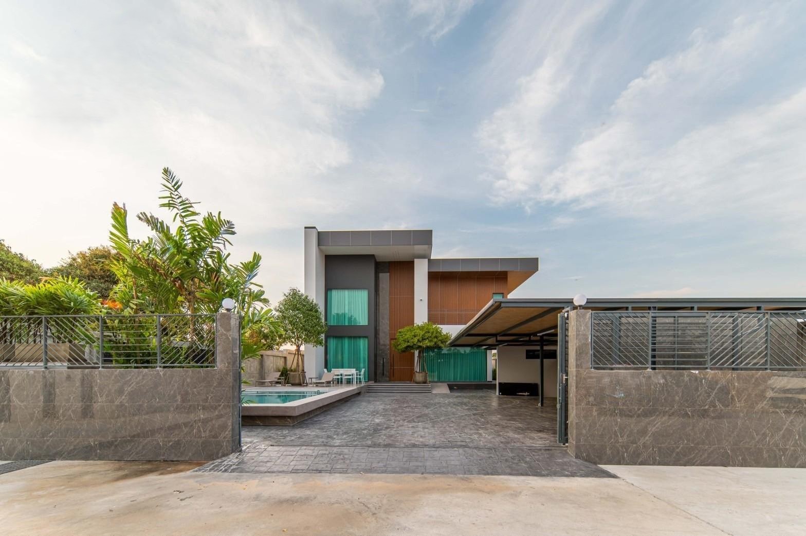 New Luxury 4 Bedroom Pool Villa for Sale in Huay Yai Pattaya