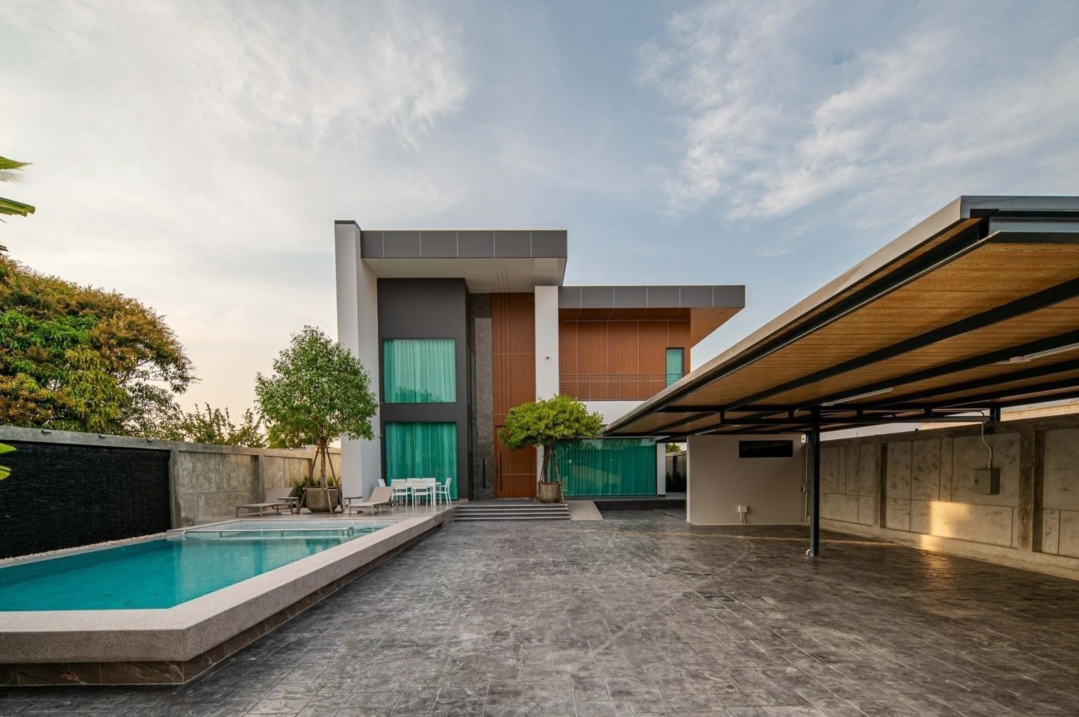 New Luxury 4 Bedroom Pool Villa for Sale in Huay Yai Pattaya