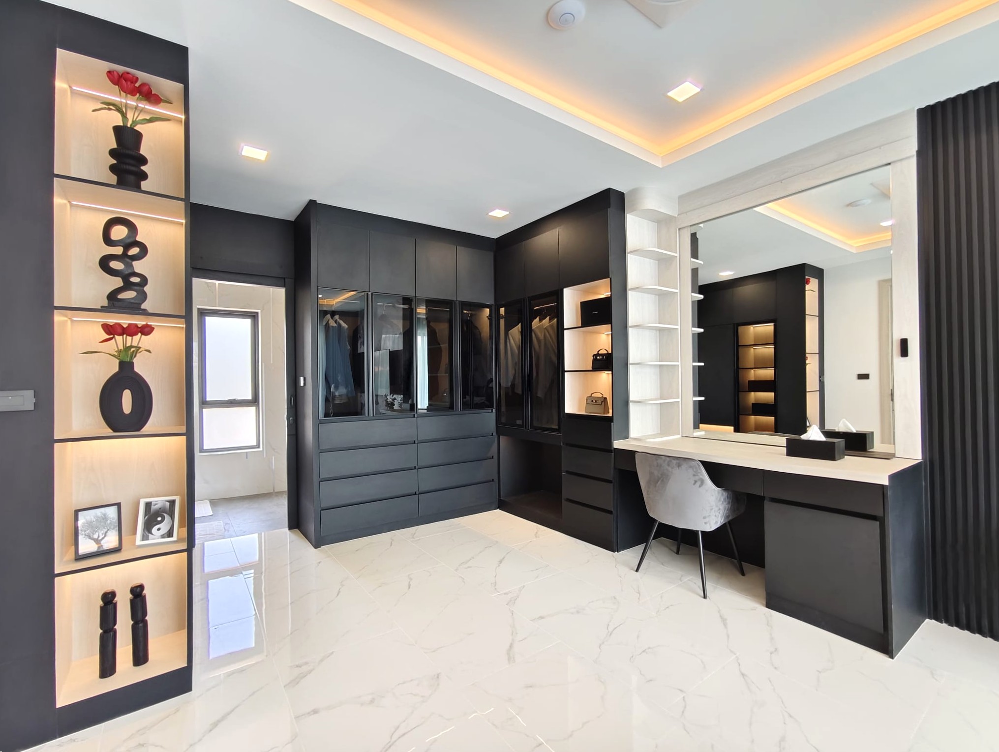 Luxury 6-Bedroom Pool Villa For Sale Near Pattaya City