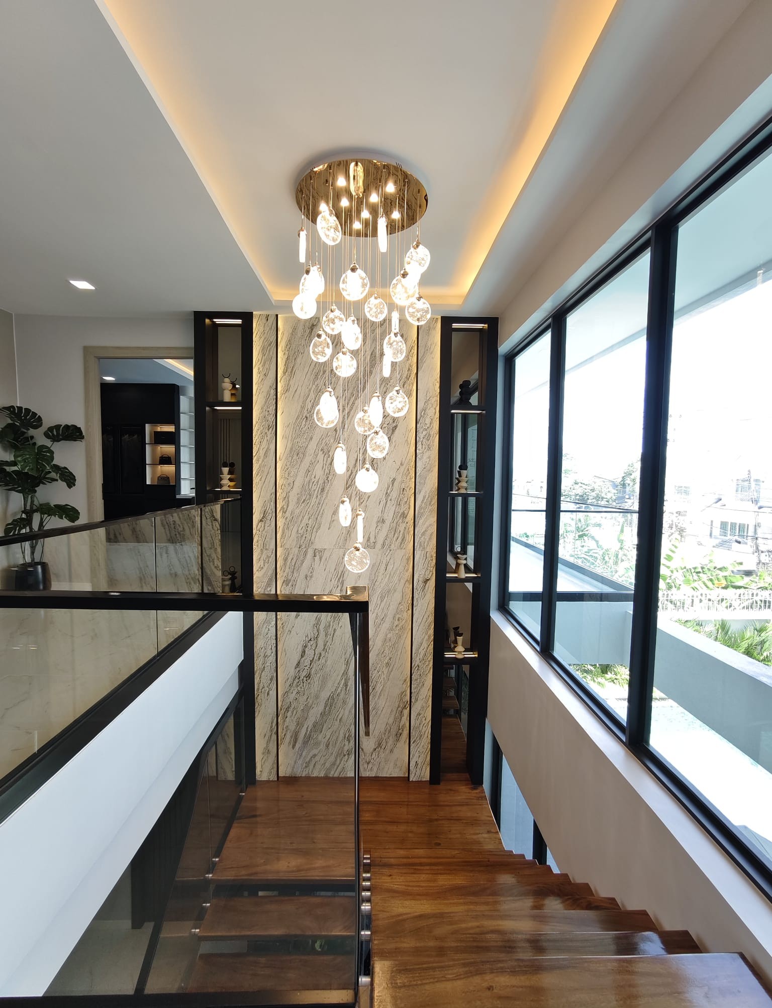 Luxury 6-Bedroom Pool Villa For Sale Near Pattaya City