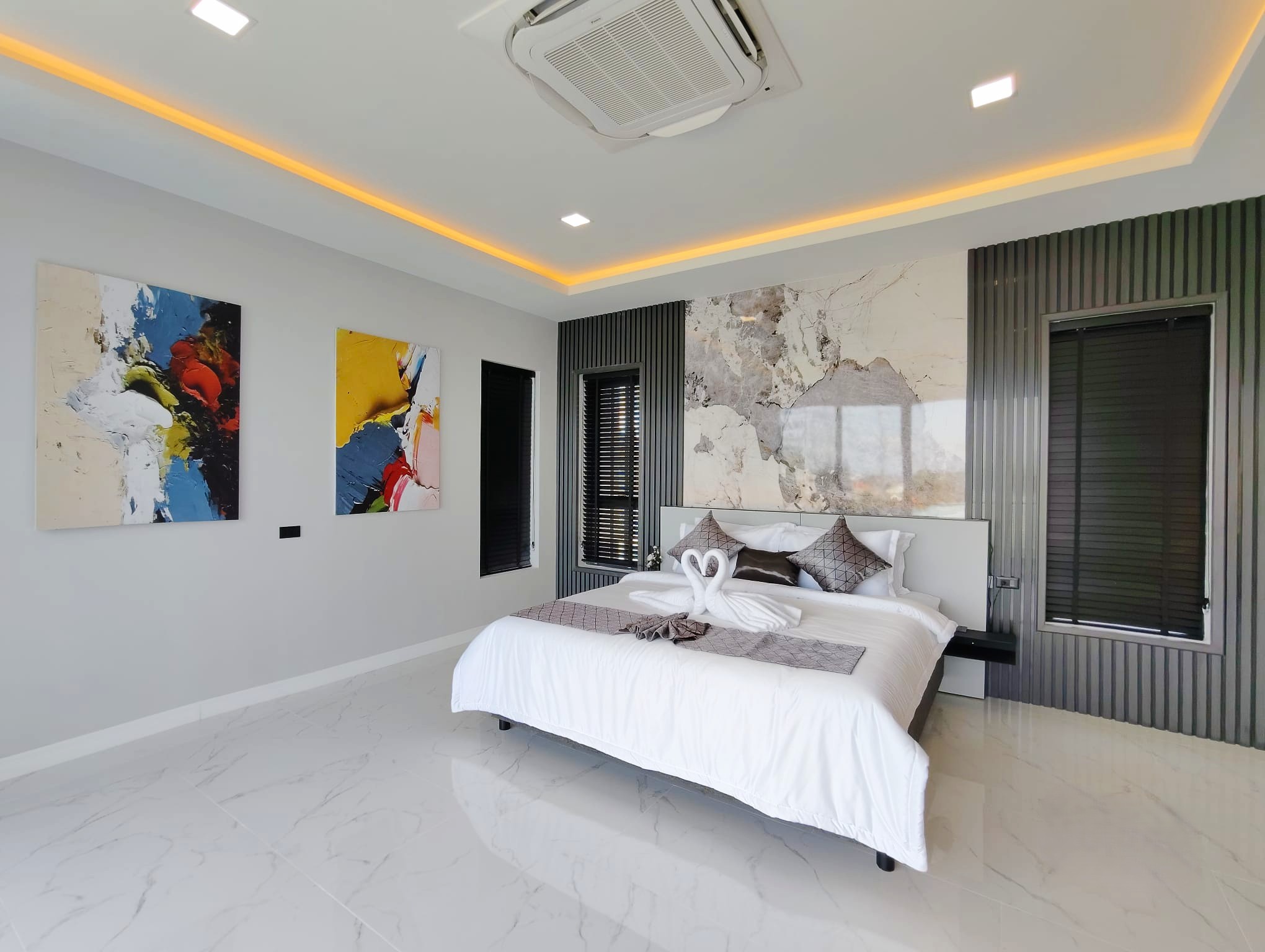 Luxury 6-Bedroom Pool Villa For Sale Near Pattaya City