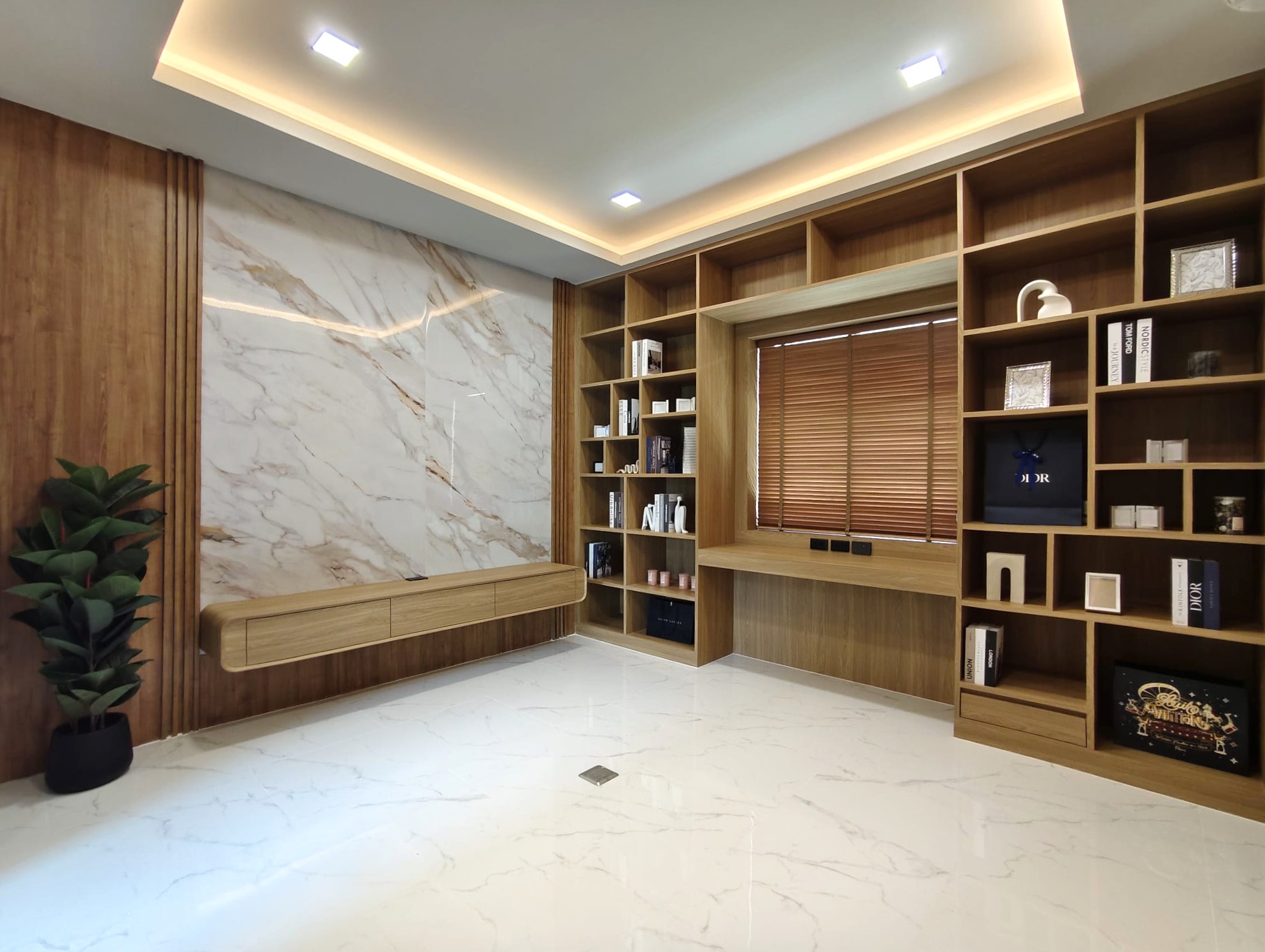 Luxury 6-Bedroom Pool Villa For Sale Near Pattaya City