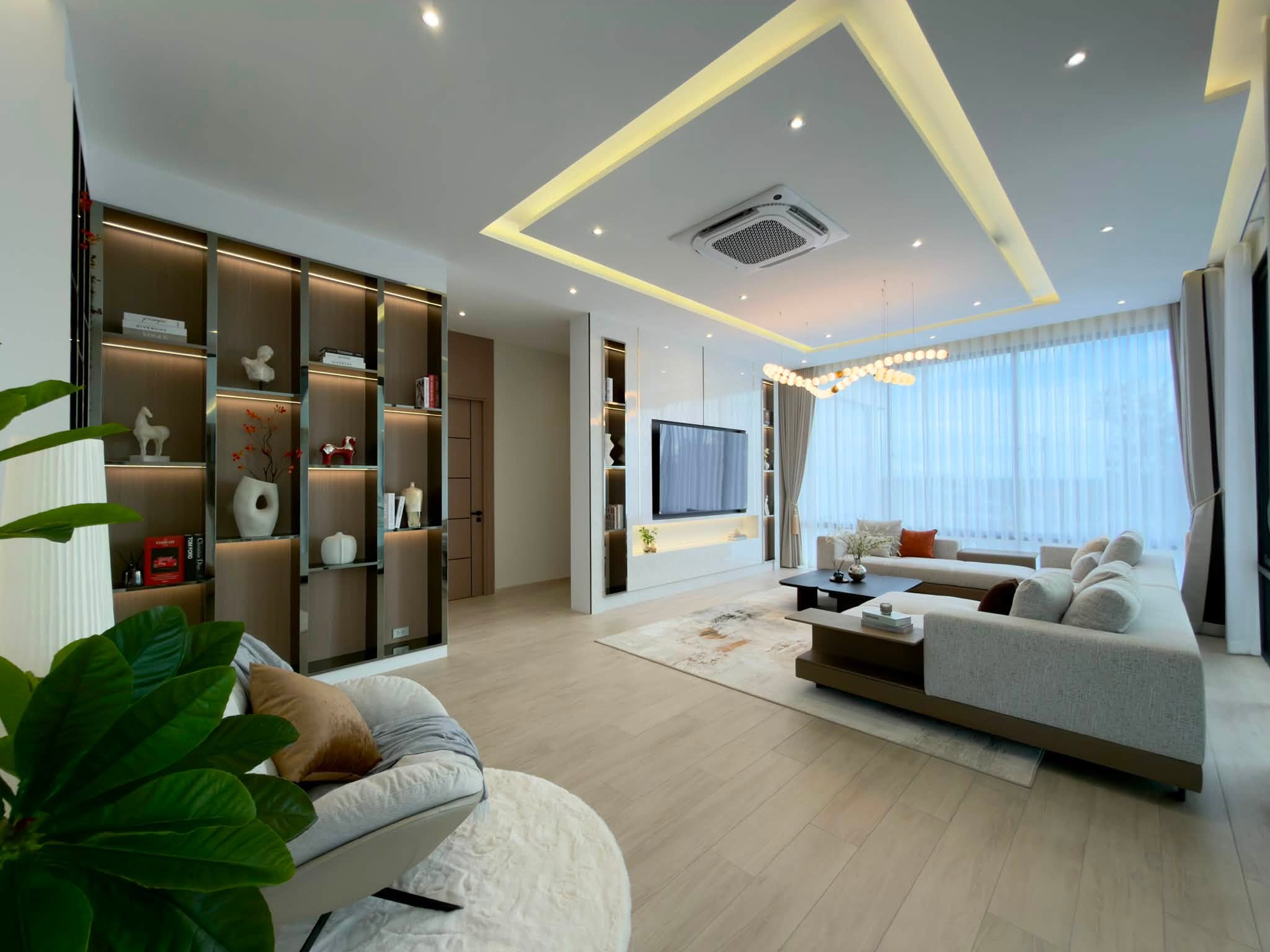 Luxury 5-Bedroom Pool Villa For Sale Off Mabprachan Reservoir, Pattaya