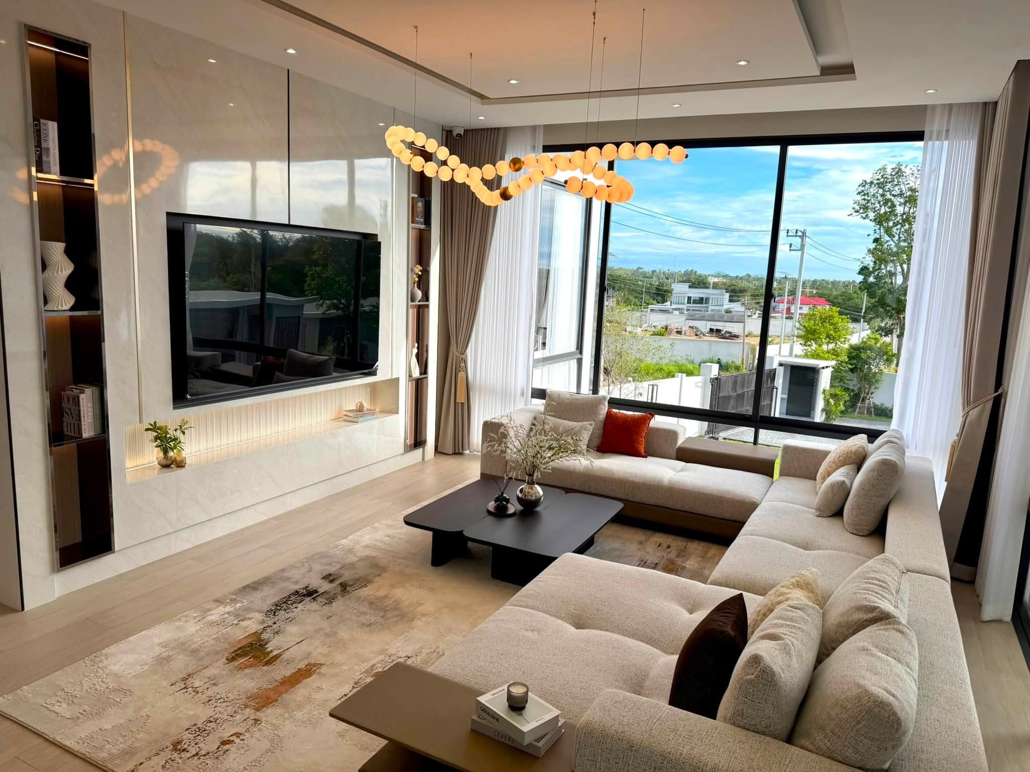 Luxury 5-Bedroom Pool Villa For Sale Off Mabprachan Reservoir, Pattaya