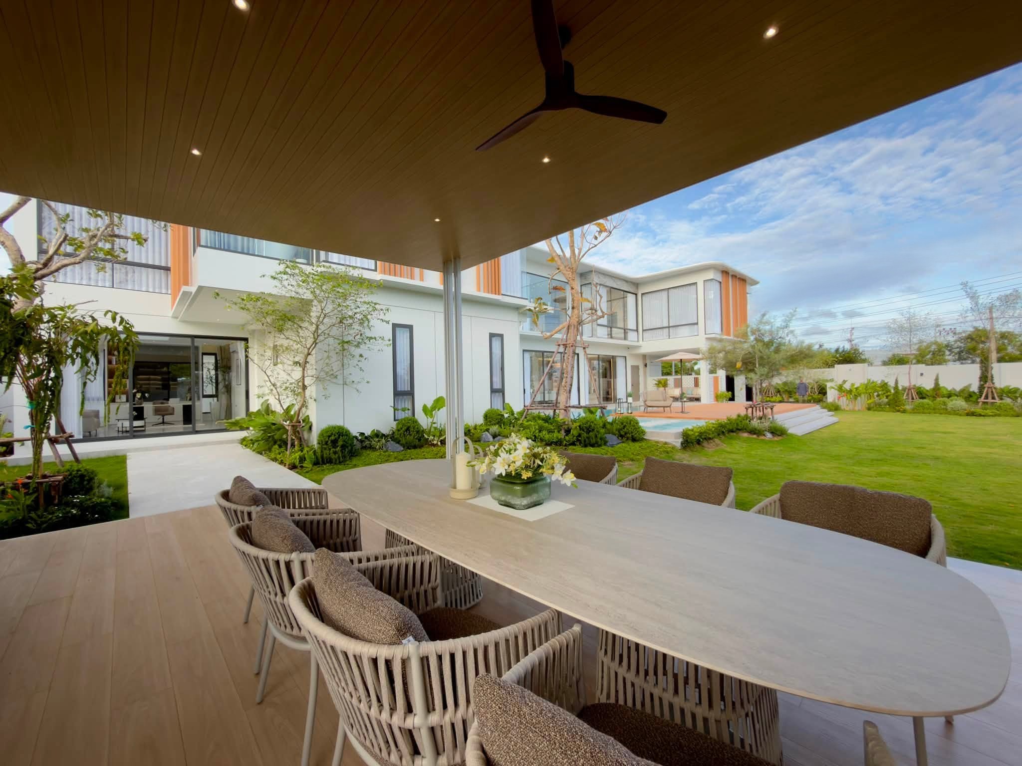 Luxury 5-Bedroom Pool Villa For Sale Off Mabprachan Reservoir, Pattaya
