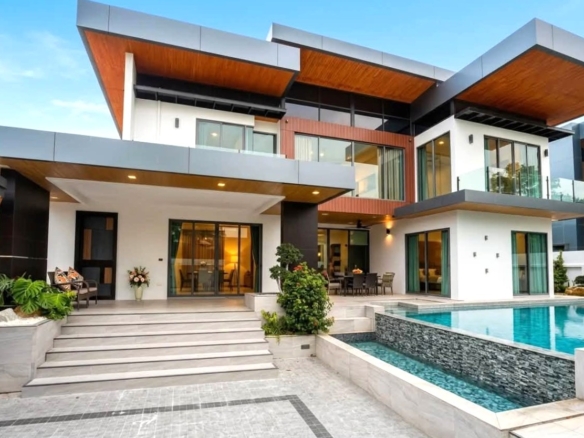 M Mountain Village – 4 Bedroom Pool Villa for Sale in Pattaya