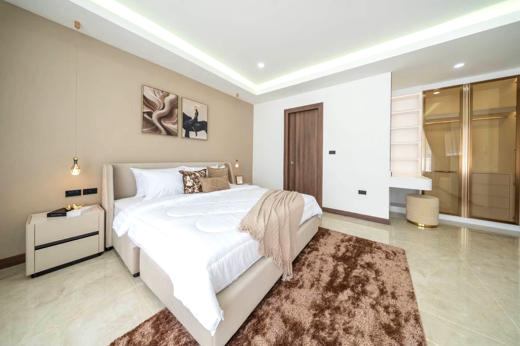 Renovated 5 Bedroom Pool Villa for Sale in Huay Yai – Pattaya
