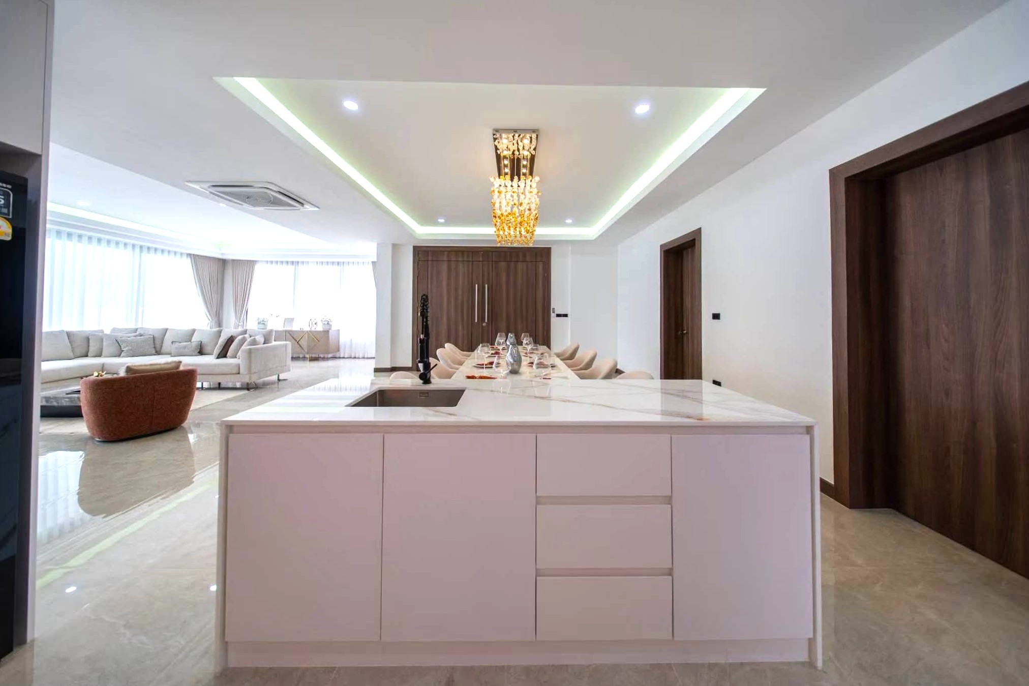 Renovated 5 Bedroom Pool Villa for Sale in Huay Yai – Pattaya