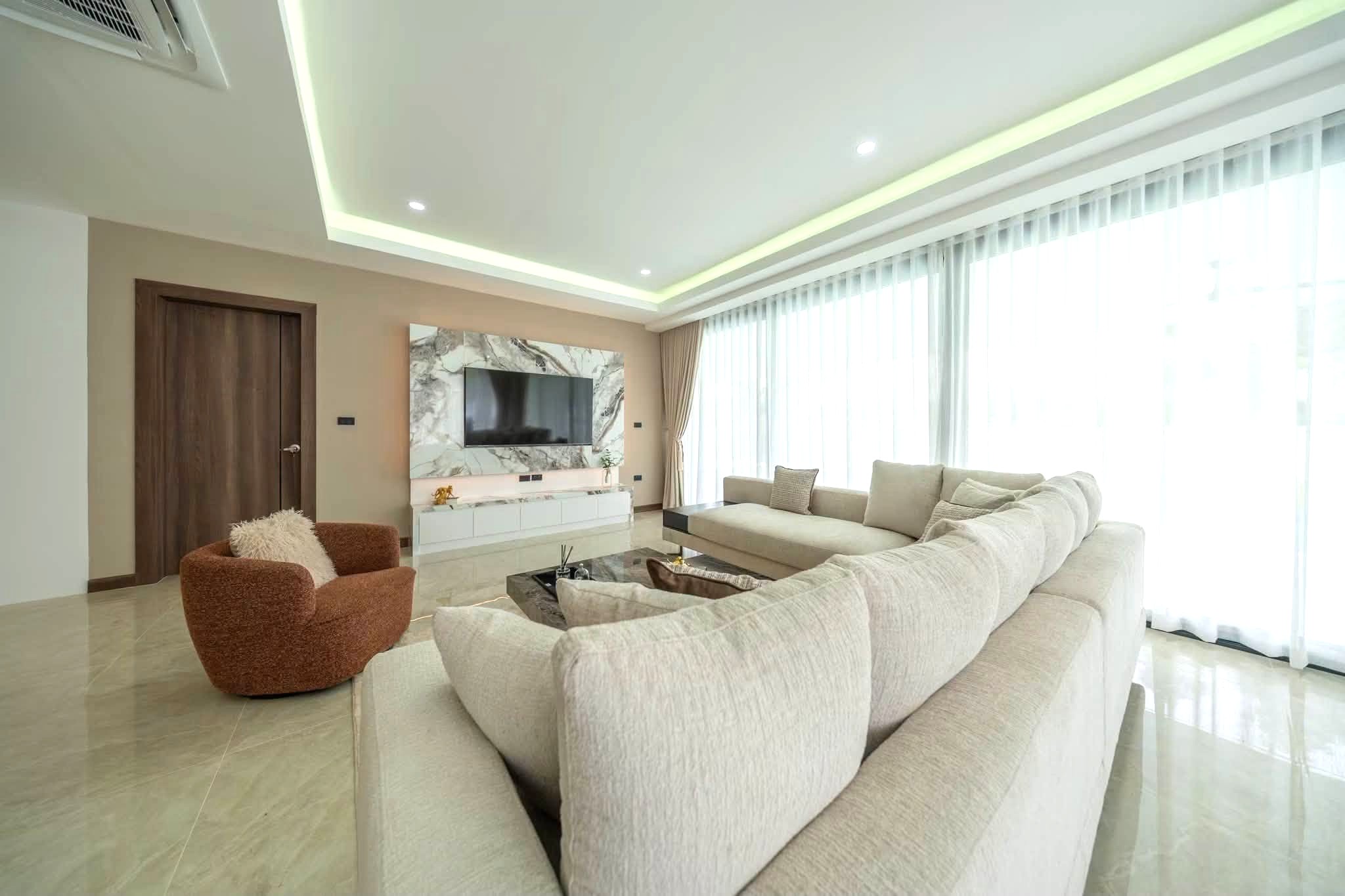 Renovated 5 Bedroom Pool Villa for Sale in Huay Yai – Pattaya