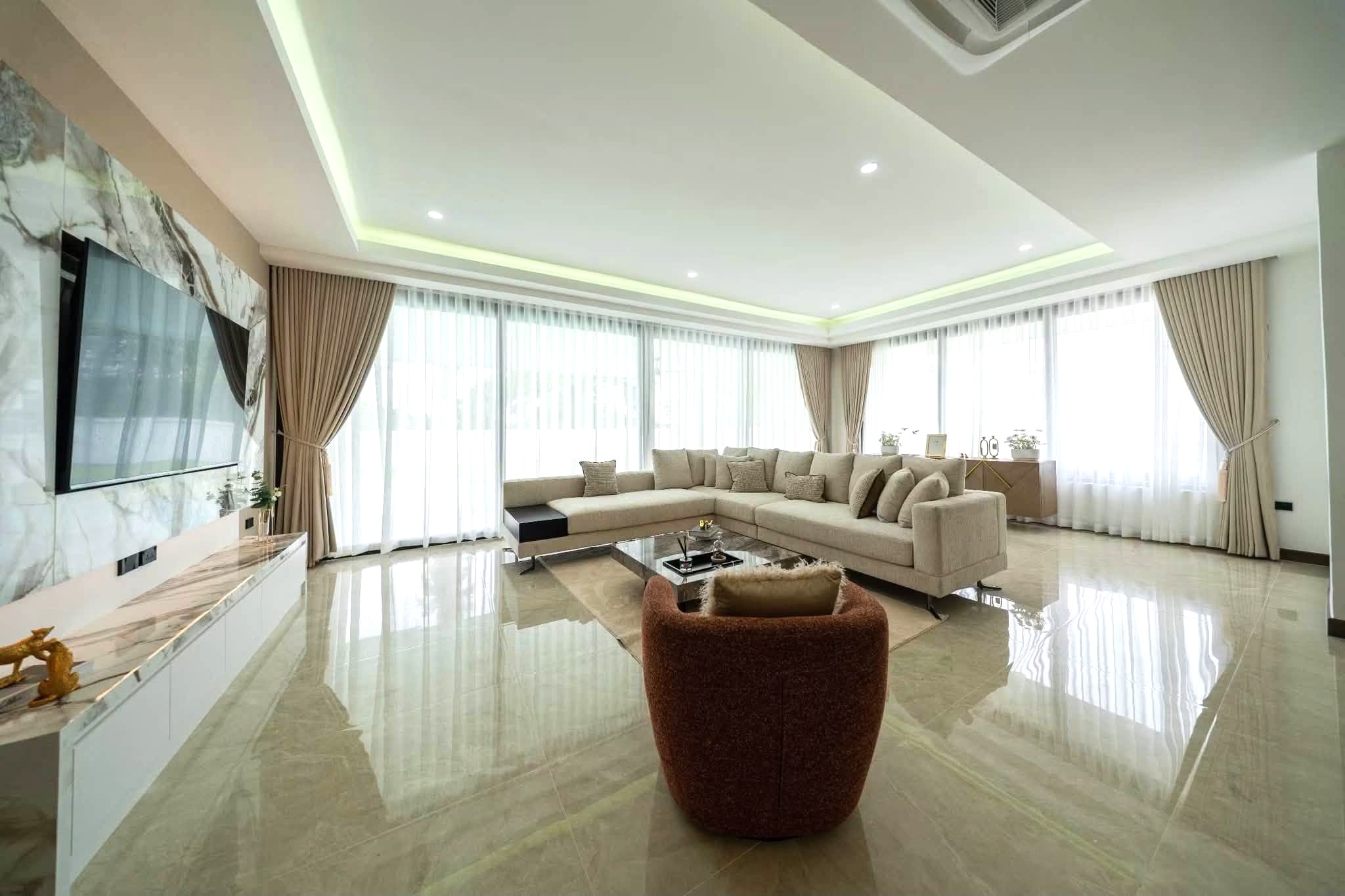 Renovated 5 Bedroom Pool Villa for Sale in Huay Yai – Pattaya
