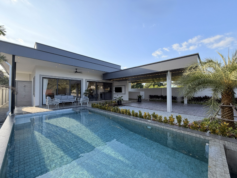 Lakeside project 3-bedroom pool villa